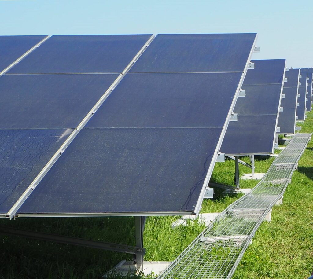 Panneaux solaires de la centrale photovoltaïque d'Audenge