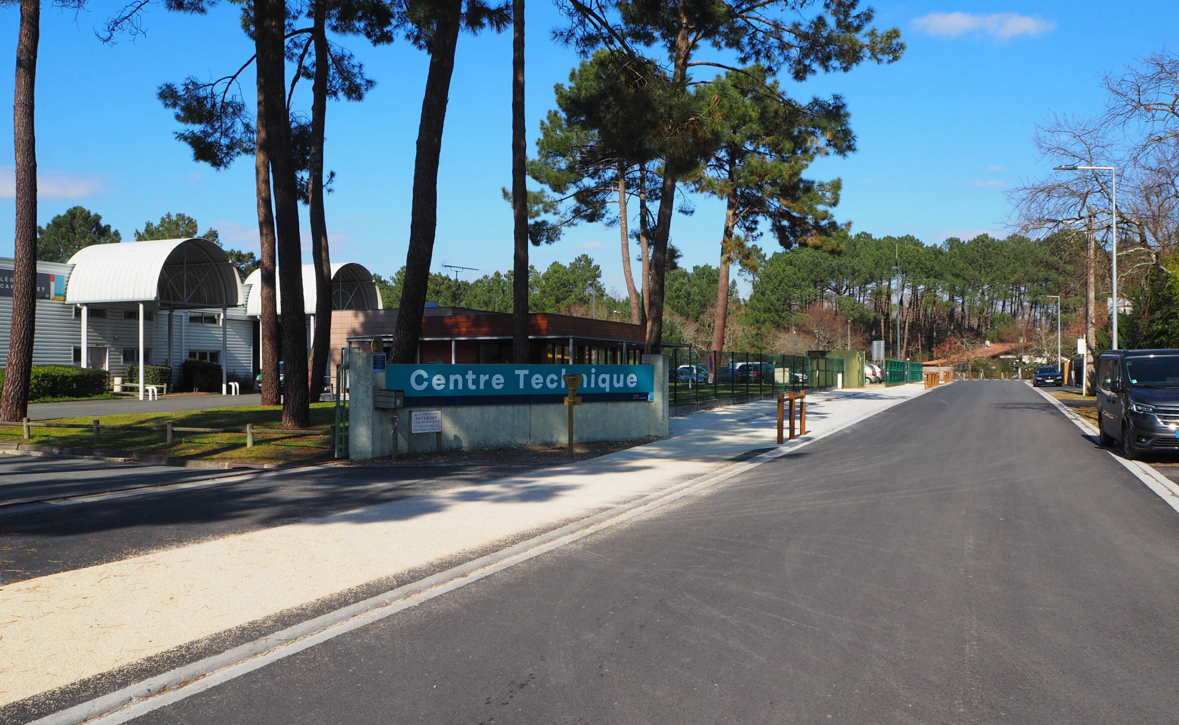 Inauguration le 28 février 2023 des aménagements rue de la Praya dans la Zone d'Activités de Lège Bredouille - Entrée du Centre Technique Municipal