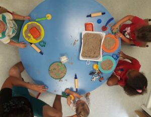 Séance jeu avec le sable magique - LAEP à Marcheprime
