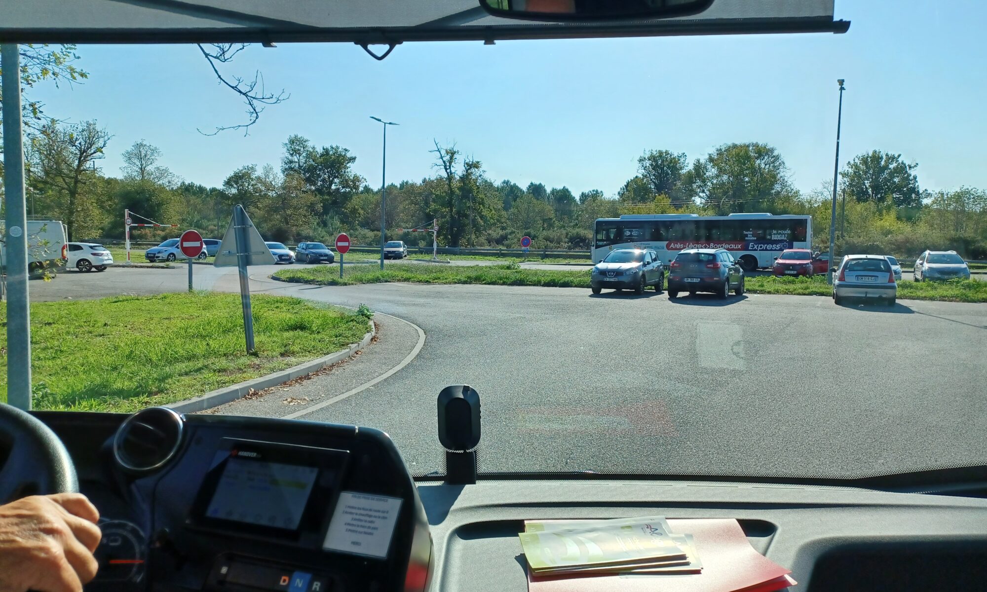 PEI de Querquillas à Andernos-les-Bains - Fin des travaux - Réouverture le vendredi 31 octobre 2025 - Lignes 4 et 10 Alégo - Vue d'un bus Alégo de la ligne 4