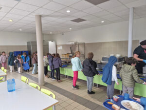 Elèves cantine Mios