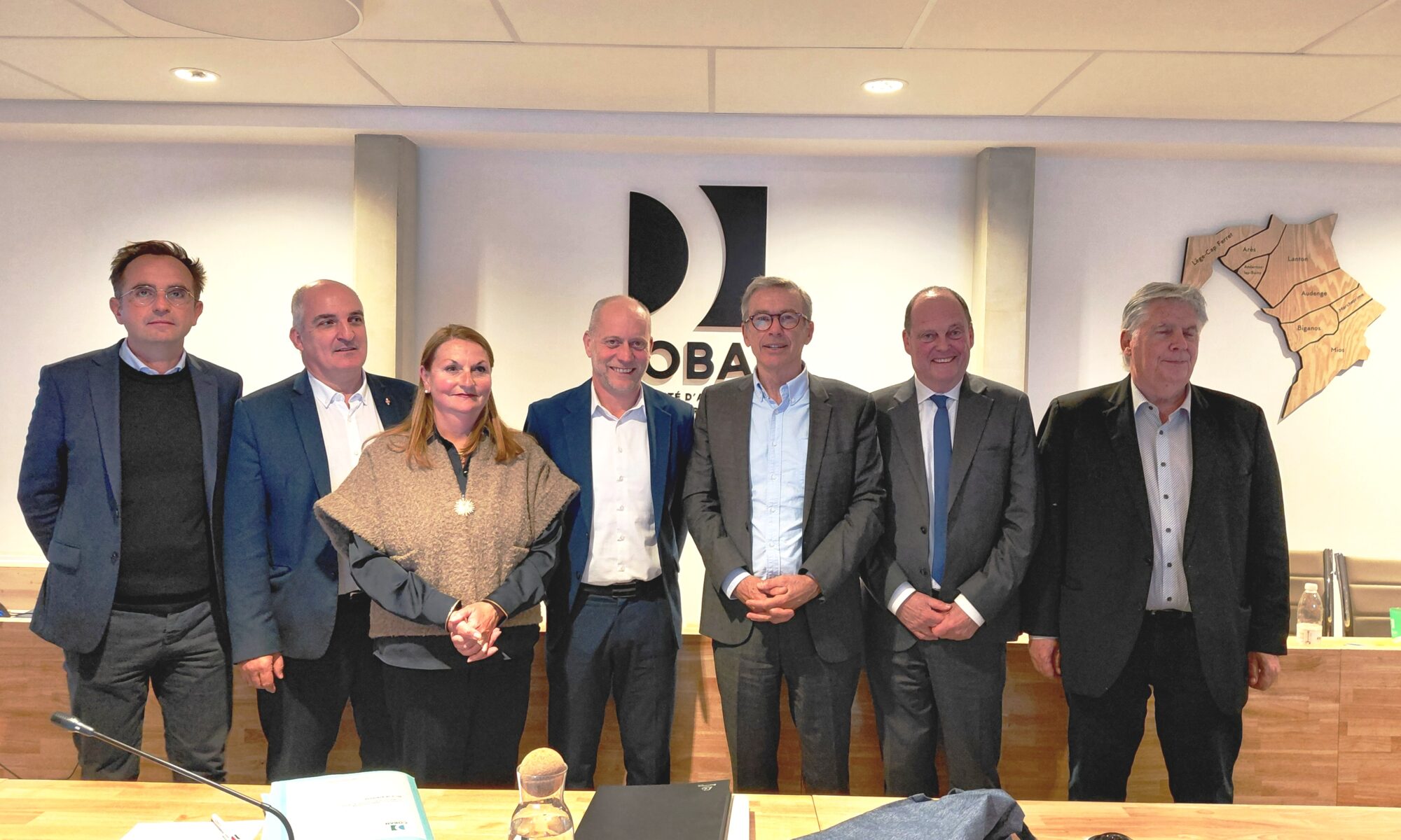 Election du Président et des 7 maires vice-présidents de la COBAN au Conseil communautaire du 14 avril 2026 - Photo de groupe - Bureau communautaire - Vignette Actu