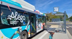 Le PEI Cardolle à Audenge - Voie de circulation de bus + abribus + voie de circulation tous véhicules + abri vélos sécurisé Diwio - Septembre 2026