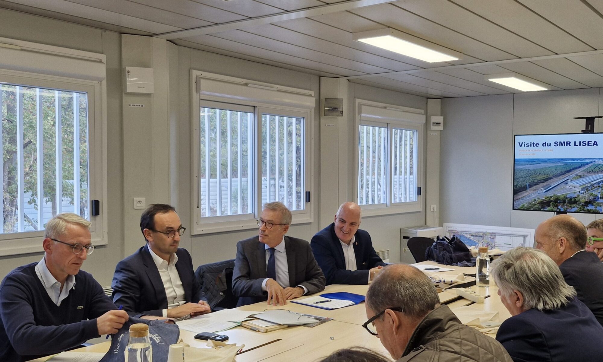 Visite par BORDEAUX METROPOLE et la COBAN du chantier du Site de Maintenance et de Remisage (SMR) de LISEA à Marcheprime le 20 octobre 2026