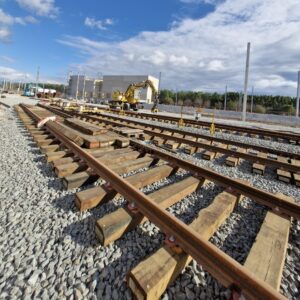 Visite par BORDEAUX METROPOLE et la COBAN du chantier du Site de Maintenance et de Remisage (SMR) de LISEA à Marcheprime le 20 octobre 2026